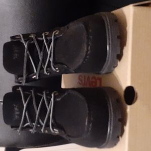 Boys Levi Boots, Black Size 1 Youth